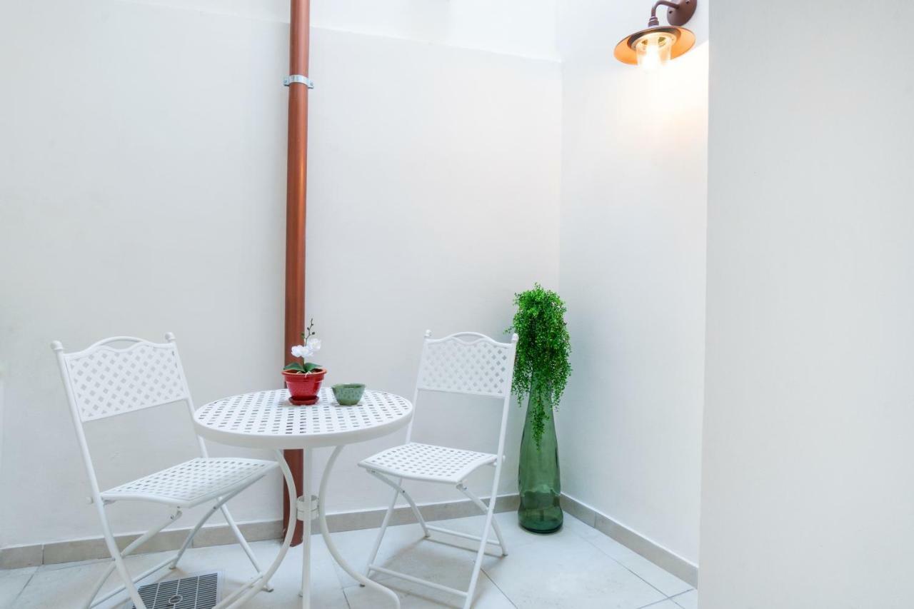 레체 Le Stanze Del Duomo B&B 외부 사진