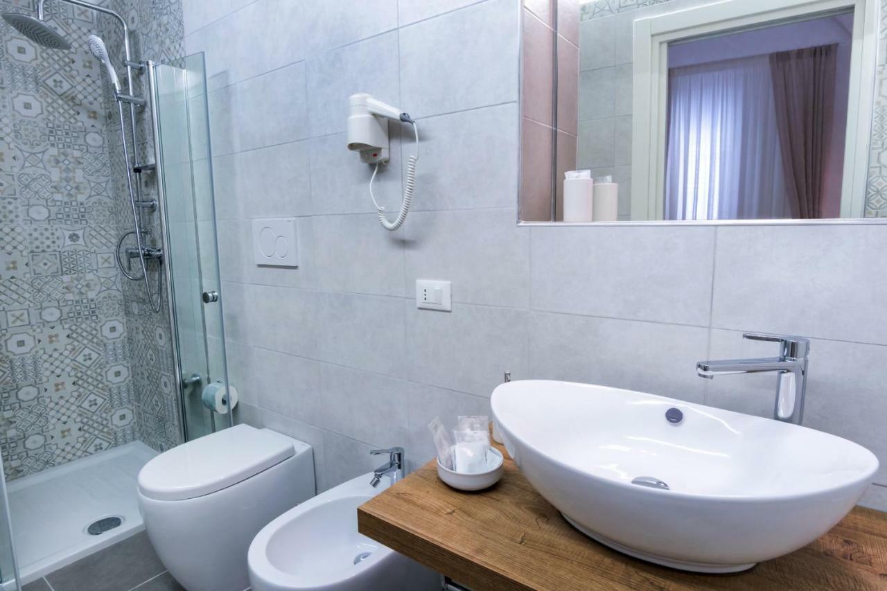 레체 Le Stanze Del Duomo B&B 외부 사진